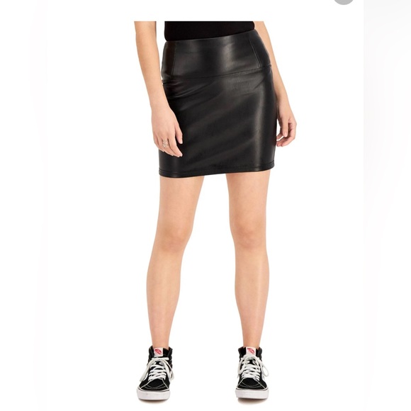 Yong Go Faux Leather Skirt Size XXL - Picture 2 of 10